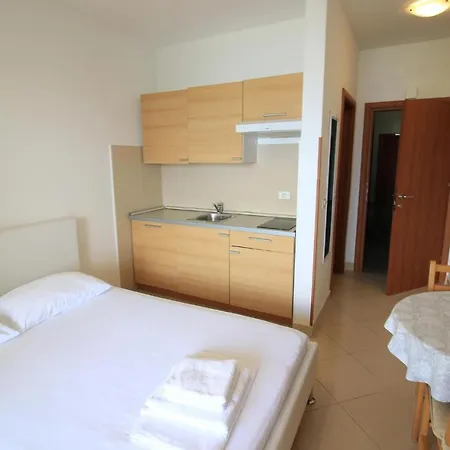 Lovely In With House Sea View Apartamento Mandre